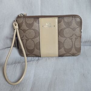 Coach Signature C Corner Zip Wristlet